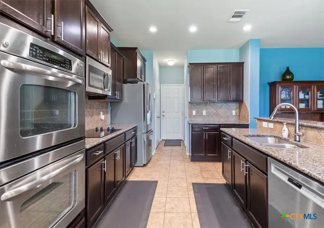 Photo 3 of Sale Pending at 5213 Sandstone Dr, Temple, TX 76502 | MLS# 621826 | Listing updated on 2026-09-18