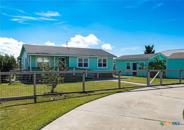 Photo 3 of Single family home for sale at 121 Ridge Harbor Dr, Rockport, TX 78382 | MLS# 621818 | Listing updated on 2026-08-21