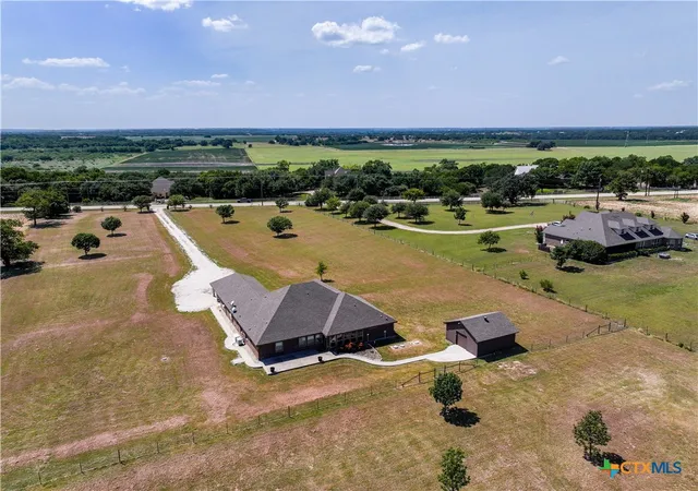 Photo 4 of Single family home for sale at 10559 Hartrick Blf Rd, Temple, TX 76502 | MLS# 621296 | Listing updated on 2026-09-30