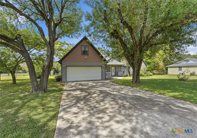 Photo 2 of Single family home for sale at 485 Pecan Fls, Canyon Lake, TX 78133 | MLS# 621883 | Listing updated on 2026-09-08