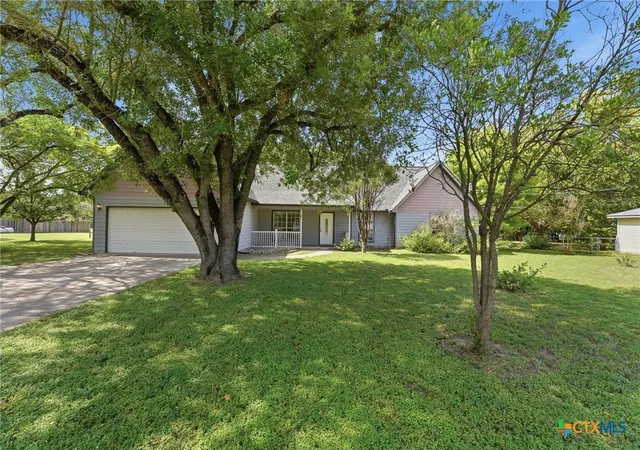 Photo 3 of Single family home for sale at 485 Pecan Fls, Canyon Lake, TX 78133 | MLS# 621883 | Listing updated on 2026-09-08