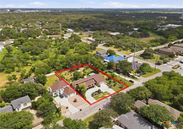 Photo 2 of Single family home for sale at 10914 Link Dr, San Antonio, TX 78213 | MLS# 619474 | Listing updated on 2026-08-29