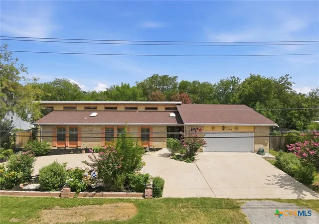 Photo 3 of Single family home for sale at 10914 Link Dr, San Antonio, TX 78213 | MLS# 619474 | Listing updated on 2026-08-29