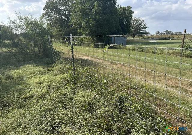 Land for sale at 240 Private Rd 4601, Waelder, TX 78959 | MLS# 621889