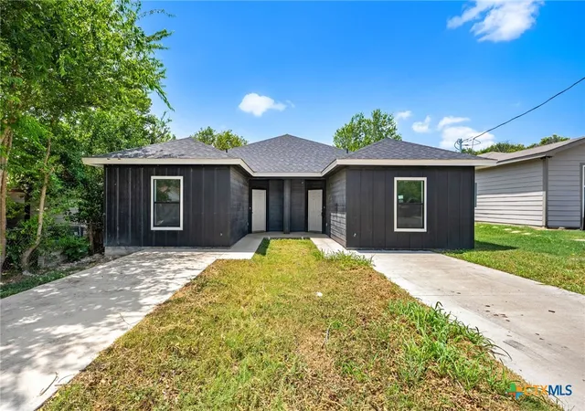 Photo 2 of Multi family home for sale at 814 S 22nd Street, Temple, TX 76501 | MLS# 620139 | Listing updated on 2026-08-21
