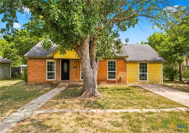 Single family home for sale at 1126 W 7th Street, Mc Gregor, TX 76657 | MLS# 621903 | Listing updated on 2026-08-31