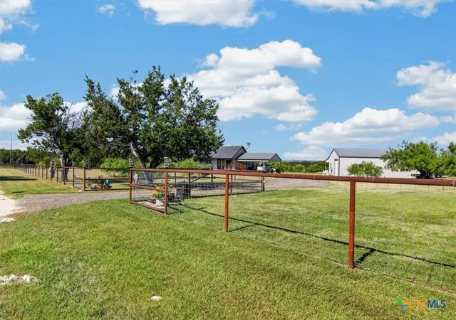 Photo 1 of Single family home for sale at 910 Star Ln, Gatesville, TX 76528 | MLS# 621876 | Listing updated on 2026-08-17