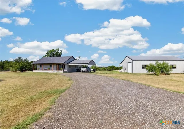 Photo 4 of Single family home for sale at 910 Star Ln, Gatesville, TX 76528 | MLS# 621876 | Listing updated on 2026-08-17