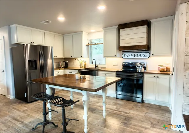 Photo 3 of Single family home for sale at 99 Old Austin Hwy, Johnson City, TX 78636 | MLS# 621937 | Listing updated on 2026-08-07