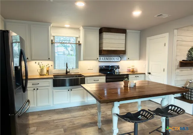 Photo 4 of Single family home for sale at 99 Old Austin Hwy, Johnson City, TX 78636 | MLS# 621937 | Listing updated on 2026-08-07