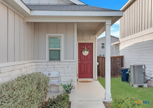 Photo 2 of Single family home for sale at 433 Stone Water Ln, Jarrell, TX 76537 | MLS# 621958 | Listing updated on 2026-08-07