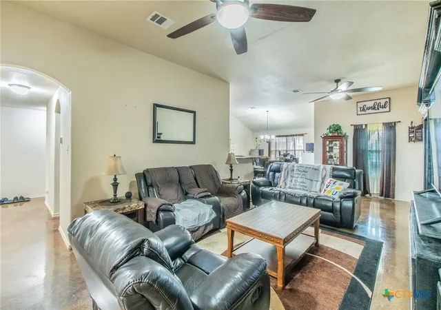 Photo 3 of Single family home for sale at 7605 Oliver Loving Dr, Killeen, TX 76549 | MLS# 621960 | Listing updated on 2026-08-14