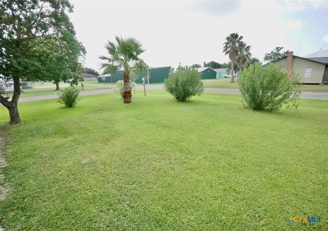 Photo 4 of Single family home for sale at 902 W Monroe Ave, Port O Connor, TX 77982 | MLS# 621397 | Listing updated on 2026-08-07