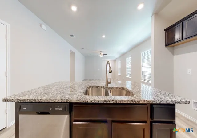 Photo 3 of Single family home for sale at 410 Isham Dr, Killeen, TX 76549 | MLS# 622001 | Listing updated on 2026-09-15