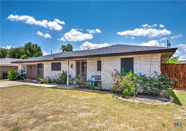 Photo 3 of Single family home for sale at 2609 Valley Frg Ave, Temple, TX 76504 | MLS# 621976 | Listing updated on 2026-09-16