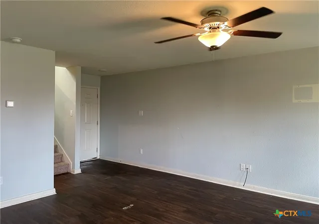Photo 3 of Sale Pending at 409 Wincliff Ln, Jarrell, TX 76537 | MLS# 618703 | Listing updated on 2026-09-18