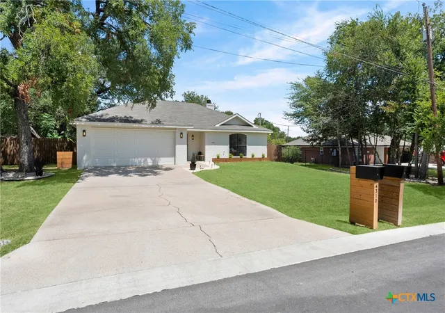 Photo 2 of Sale Pending at 4310 Lakecliff Dr, Harker Heights, TX 76548 | MLS# 622082 | Listing updated on 2026-09-16