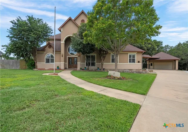 Photo 1 of Single family home for sale at 17 Horseshoe Ct, New Braunfels, TX 78132 | MLS# 622077 | Listing updated on 2026-09-16