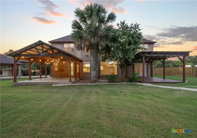 Photo 3 of Single family home for sale at 17 Horseshoe Ct, New Braunfels, TX 78132 | MLS# 622077 | Listing updated on 2026-09-16