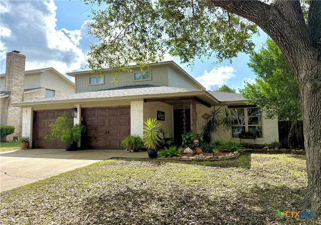 Photo 1 of Sale Pending at 109 Perth St, Victoria, TX 77904 | MLS# 622088 | Listing updated on 2026-10-03