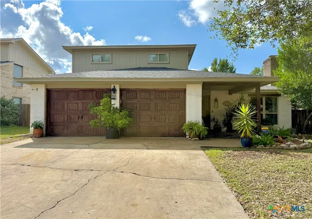Photo 2 of Sale Pending at 109 Perth St, Victoria, TX 77904 | MLS# 622088 | Listing updated on 2026-10-03