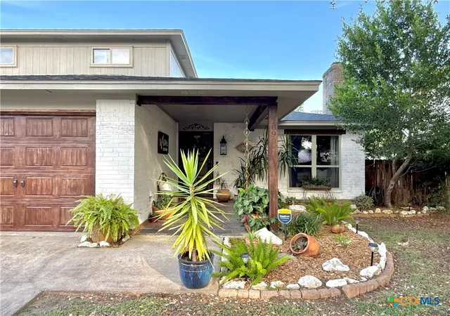 Photo 3 of Sale Pending at 109 Perth St, Victoria, TX 77904 | MLS# 622088 | Listing updated on 2026-10-03