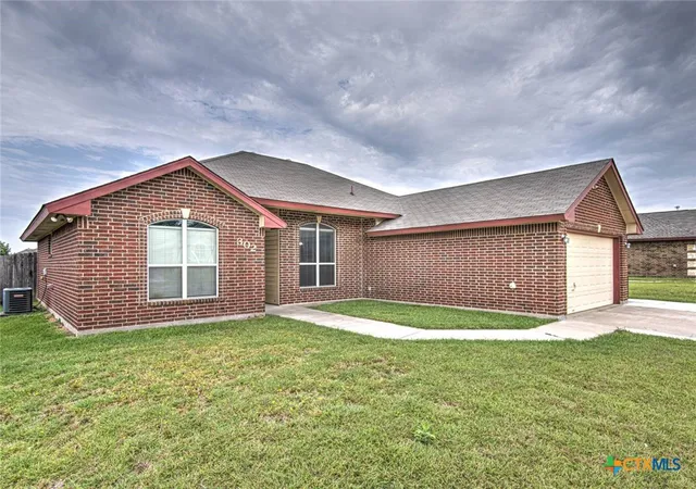 Photo 3 of Single family home for sale at 302 W Little Dipper, Killeen, TX 76542 | MLS# 621761 | Listing updated on 2026-09-10