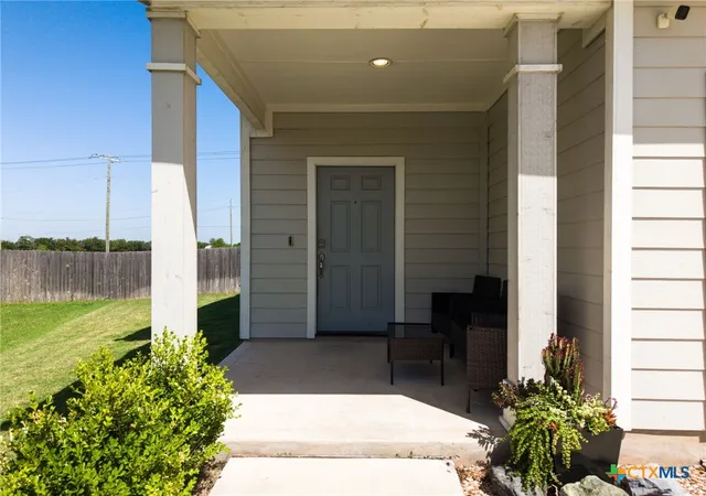 Photo 3 of Single family home for sale at 120 Blue Agate Ct, Jarrell, TX 76537 | MLS# 621997 | Listing updated on 2026-08-19
