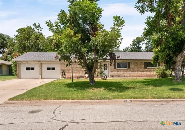 Photo 3 of Single family home for sale at 3302 Chisholm Trl, Temple, TX 76504 | MLS# 622070 | Listing updated on 2026-09-03