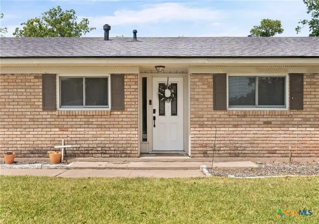 Photo 3 of Single family home for sale at 3302 Chisholm Trl, Temple, TX 76504 | MLS# 622070 | Listing updated on 2026-09-03