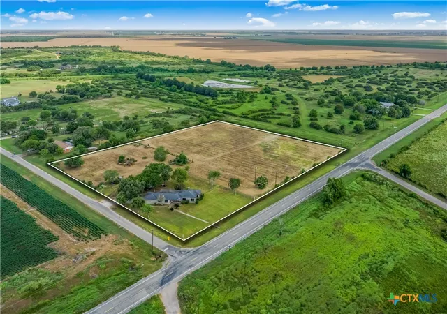 Photo 1 of Sale Pending at 39 Woods Rd, Port Lavaca, TX 77979 | MLS# 620904 | Listing updated on 2026-08-27