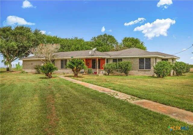 Photo 2 of Sale Pending at 39 Woods Rd, Port Lavaca, TX 77979 | MLS# 620904 | Listing updated on 2026-08-27