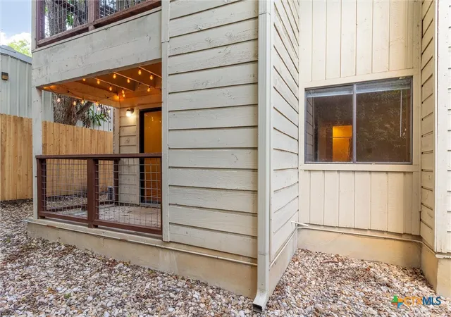Listing Photo 4 - Condo for sale in building located at 421 W San Antonio St, San Marcos, TX 78666 - Unit #I 2