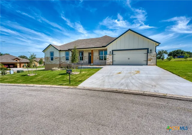 Photo 2 of Single family home for sale at 101 Olympia Hills Ct, Kingsland, TX 78639 | MLS# 622188 | Listing updated on 2026-08-23