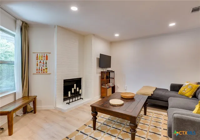 Photo 3 of Single family home for sale at 5608 Cougar Dr #117, Austin, TX 78745 | MLS# 619990 | Listing updated on 2026-08-24