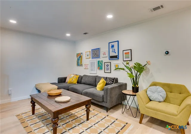 Photo 4 of Single family home for sale at 5608 Cougar Dr #117, Austin, TX 78745 | MLS# 619990 | Listing updated on 2026-08-24