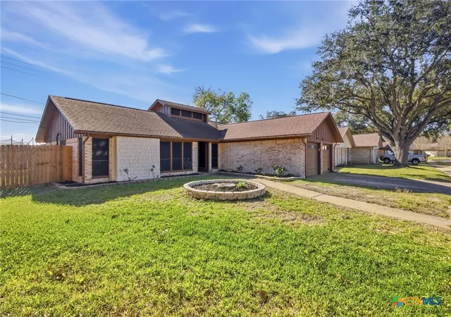 Photo 1 of Single family home for sale at 308 Alamogordo Dr, Victoria, TX 77904 | MLS# 622273 | Listing updated on 2026-08-23