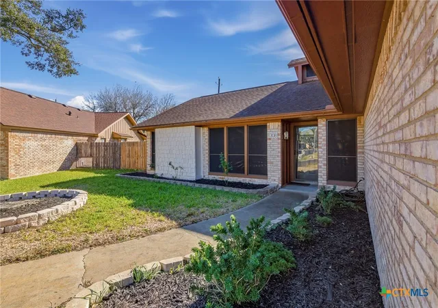 Photo 2 of Single family home for sale at 308 Alamogordo Dr, Victoria, TX 77904 | MLS# 622273 | Listing updated on 2026-08-23
