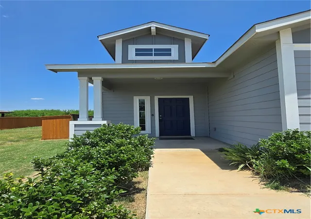 Photo 3 of Single family home for sale at 124 Edward R Gaytan St, San Marcos, TX 78666 | MLS# 622277 | Listing updated on 2026-09-08