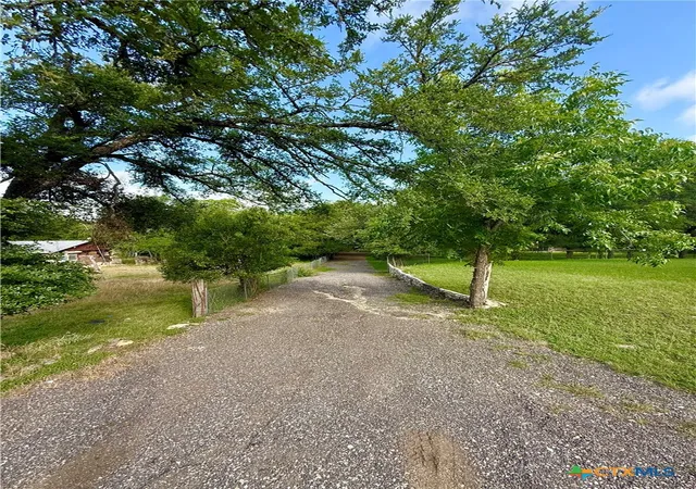 Photo 3 of Sale Pending at 909 Center Cir, Salado, TX 76571 | MLS# 622280 | Listing updated on 2026-09-29