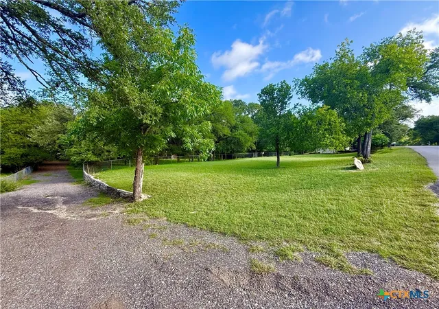 Photo 4 of Sale Pending at 909 Center Cir, Salado, TX 76571 | MLS# 622280 | Listing updated on 2026-09-29