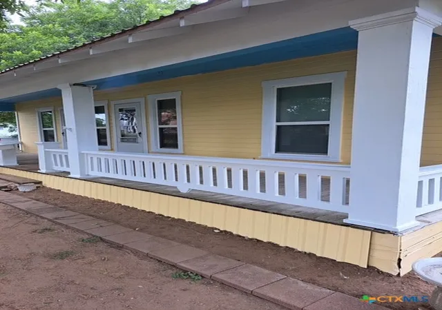 Photo 3 of Single family home for sale at 403 S Nolan, Cameron, TX 76520 | MLS# 621988 | Listing updated on 2026-08-11