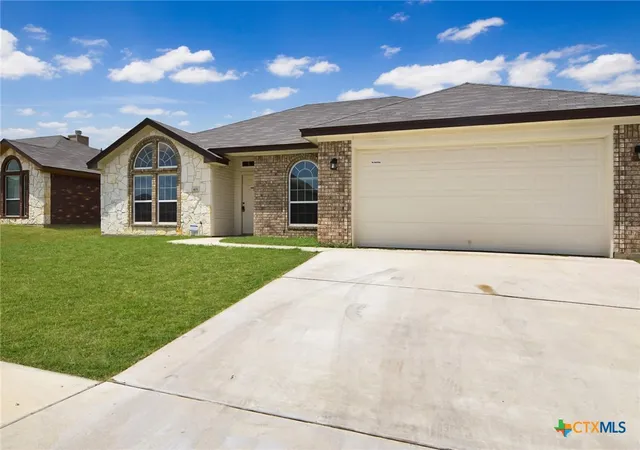 Photo 3 of Single family home for sale at 405 E Vega Ln, Killeen, TX 76542 | MLS# 622042 | Listing updated on 2026-08-11