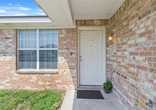 Photo 2 of Multi family home for sale at 406 W Dale Ave, Nolanville, TX 76559 | MLS# 622287 | Listing updated on 2026-08-31