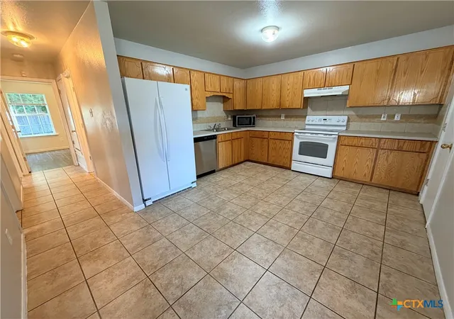 Listing Photo 5 - Condo for sale in building located at 406 W Dale Ave, Nolanville, TX 76559