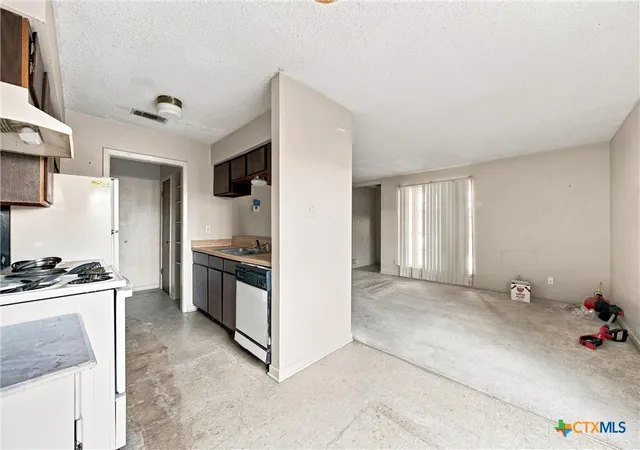 Photo 4 of House for sale at 1306 Covey Ln, Killeen, TX 76542 | MLS# 622311 | Listing updated on 2026-08-11