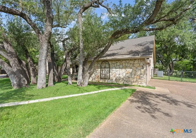 Photo 4 of Townhouse for sale at 1910 Old Ml Rd #1, Salado, TX 76571 | MLS# 622336 | Listing updated on 2026-09-03