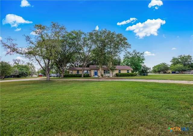 Photo 2 of Single family home for sale at 105 S Us Hwy 77a, Yoakum, TX 77995 | MLS# 622052 | Listing updated on 2026-09-04