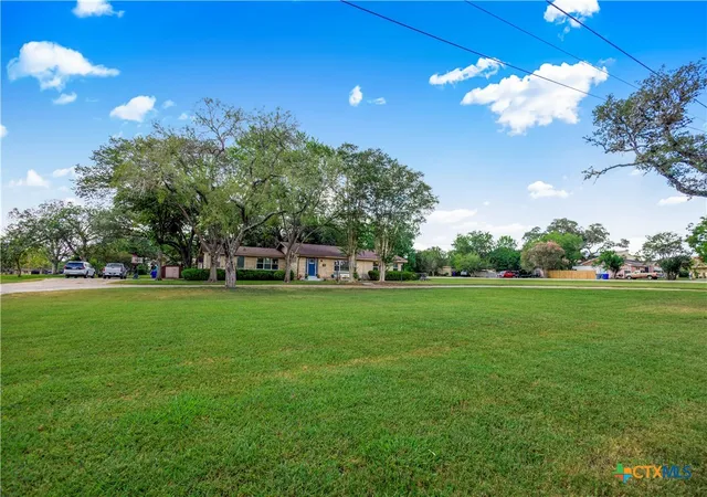 Photo 34 of Single family home for sale at 105 S Us Hwy 77a, Yoakum, TX 77995 | MLS# 622052 | Listing updated on 2026-09-04