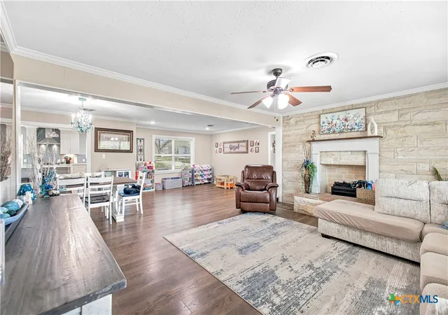 Photo 3 of Single family home for sale at 105 S US Hwy 77a, Yoakum, TX 77995 | MLS# 622052 | Listing updated on 2026-09-04